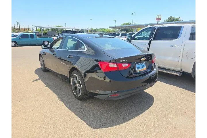 $19775 : Chevrolet Malibu 2024 LT 4dr image 4