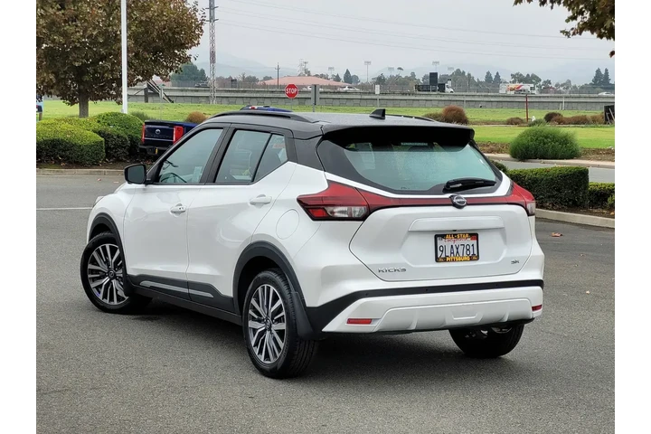 $18888 : Nissan Kicks 2024 SR 4dr Cro image 6