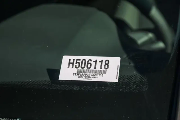 $27495 : Toyota RAV4 2025 AWD LE 4dr image 8