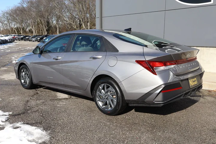 $17988 : 2024 Elantra SEL IVT image 6