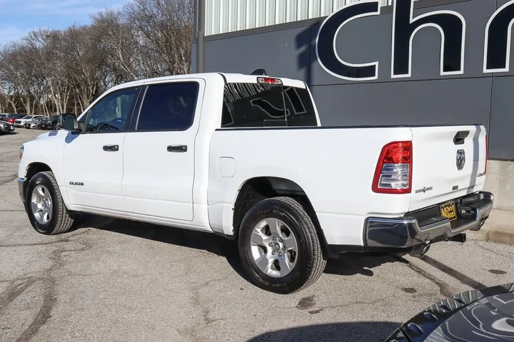 $35988 : 2024 1500 Lone Star 4x4 Crew image 6