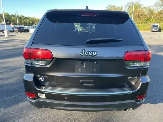 $18998 : PRE-OWNED 2015 JEEP GRAND CHE image 6