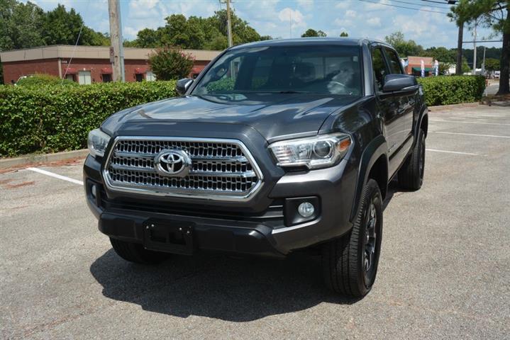 2016 Tacoma TRD Off-Road image 2