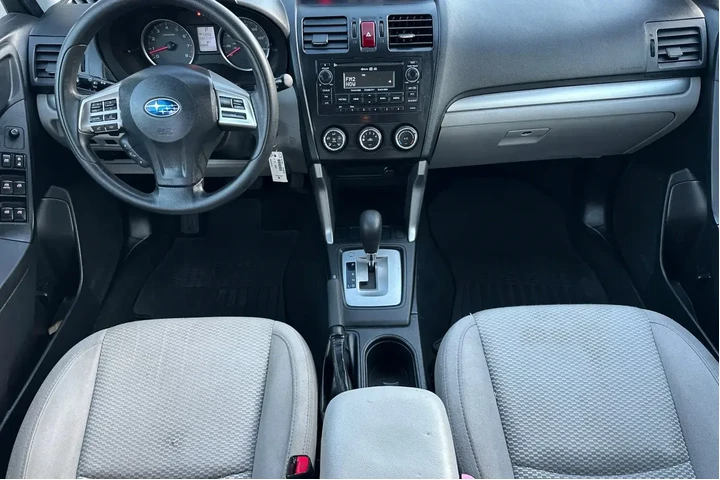 $11700 : Subaru Forester 2014 AWD 2.5 image 6
