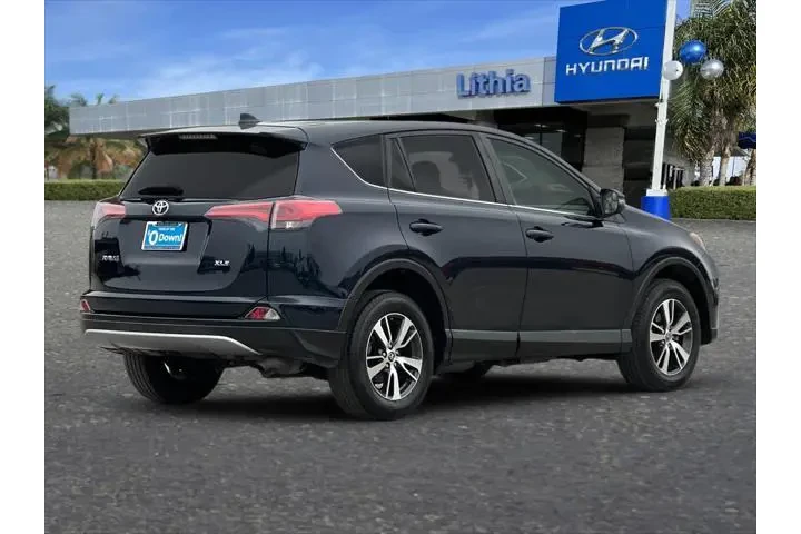 $16599 : Toyota RAV4 2017 XLE 4dr SUV image 3