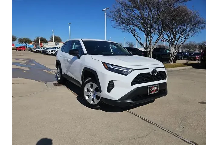 $25987 : Toyota RAV4 2024 AWD LE 4dr image 1