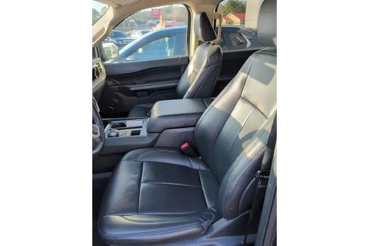 $37304 : Ford Expedition 2024 4x2 XLT image 7