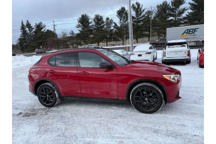 $24999 : 2021 Alfa Romeo Stelvio image 3