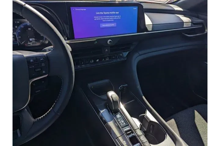 $34999 : Toyota Crown 2024 AWD XLE 4d image 10