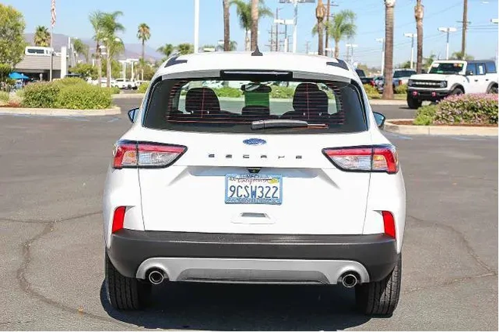 $17555 : Ford Escape 2022 S 4dr SUV image 7