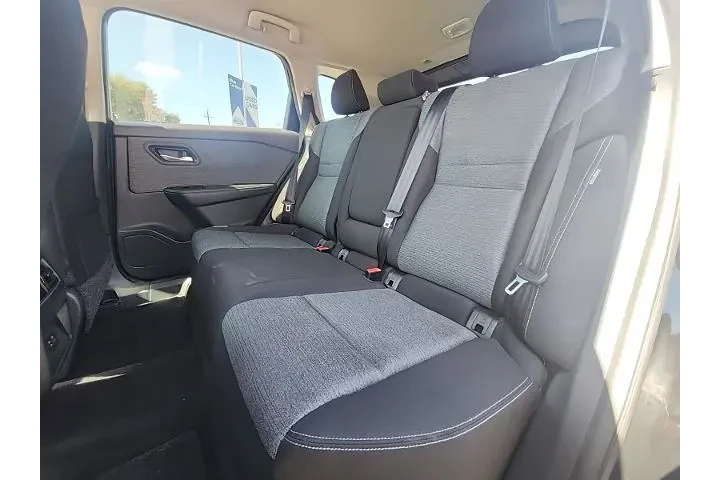 $17746 : Nissan Rogue 2023 SV 4dr Cro image 8