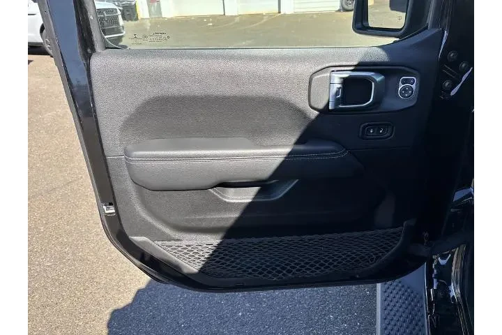 $32890 : Jeep Wrangler Unlimited 2022 image 10