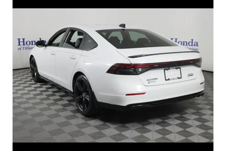 $28875 : Honda Accord Hybrid 2023 Spo image 5