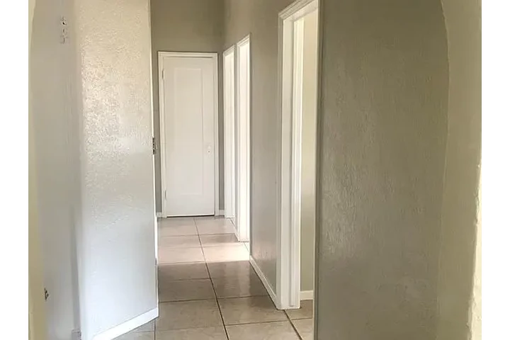 $1100 : Patio extragrande de Arcadia image 2