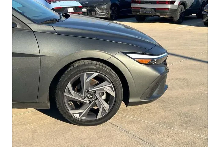 $20800 : Hyundai ELANTRA 2025 SEL Spo image 8