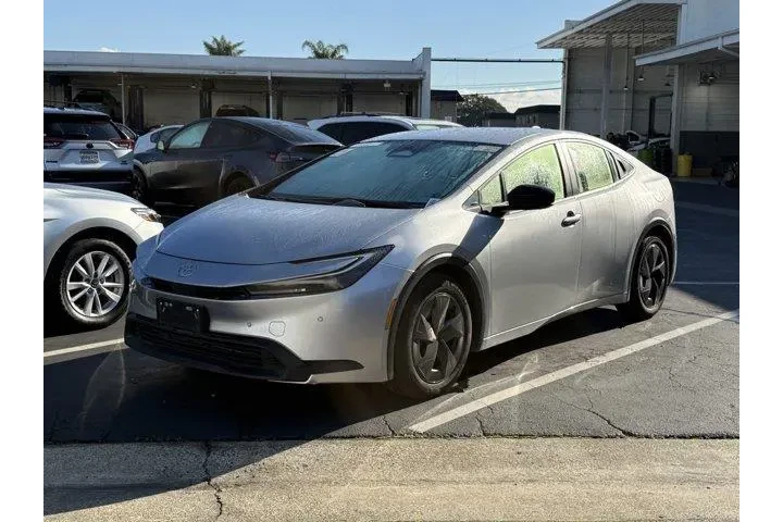 $25319 : Toyota Prius 2024 LE 4dr Hat image 2