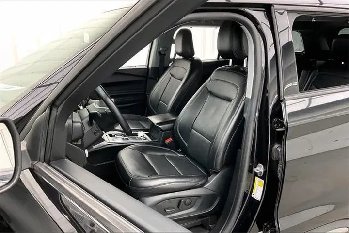 $19690 : Ford Explorer 2021 AWD Limit image 8