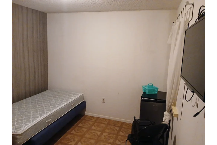 $750 : Cuarto para dama image 2