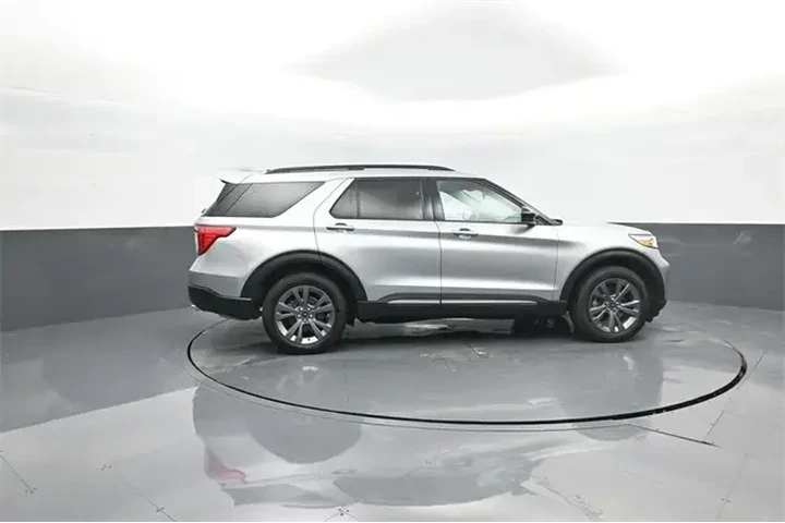 $32958 : Ford Explorer 2023 AWD XLT 4 image 8