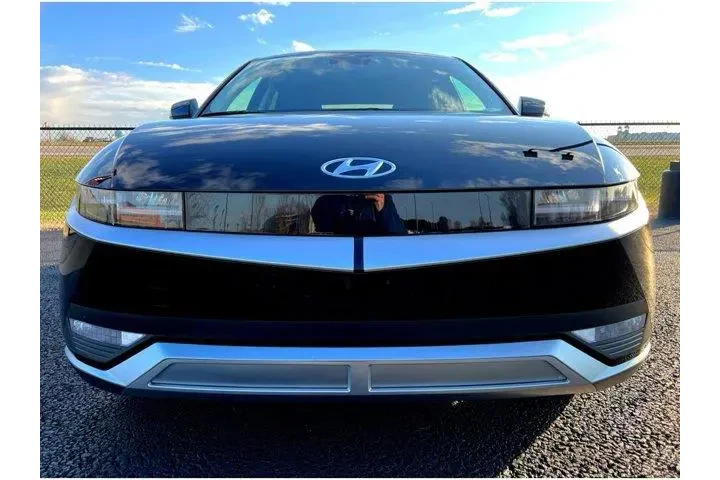 $25097 : Hyundai IONIQ 5 2023 AWD SE image 10