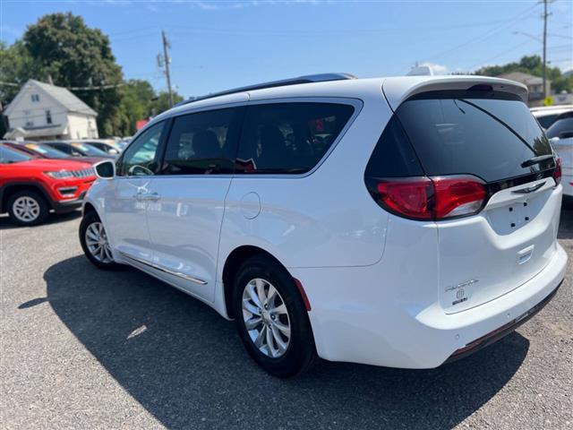 $14990 : 2018 Pacifica image 5