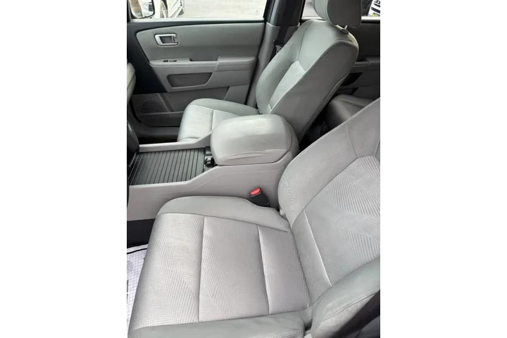 $11999 : 2015 Pilot LX image 7