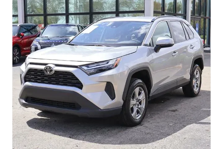 $24990 : Toyota RAV4 2023 AWD XLE 4dr image 6