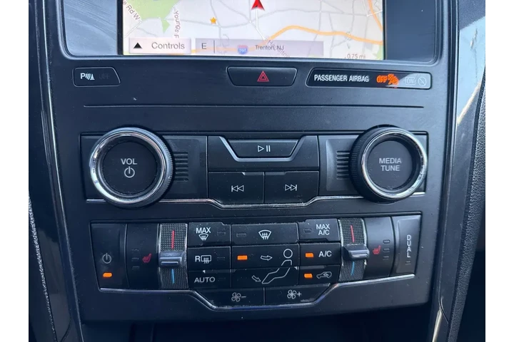 $18995 : Ford Explorer 2019 AWD XLT 4 image 6