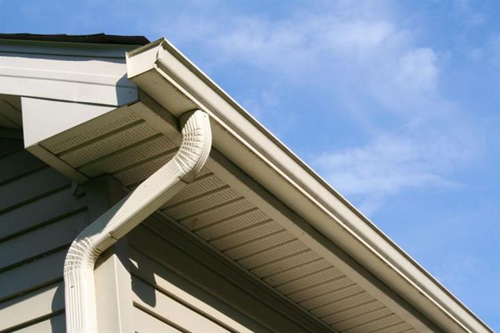 Gutter installer image 3