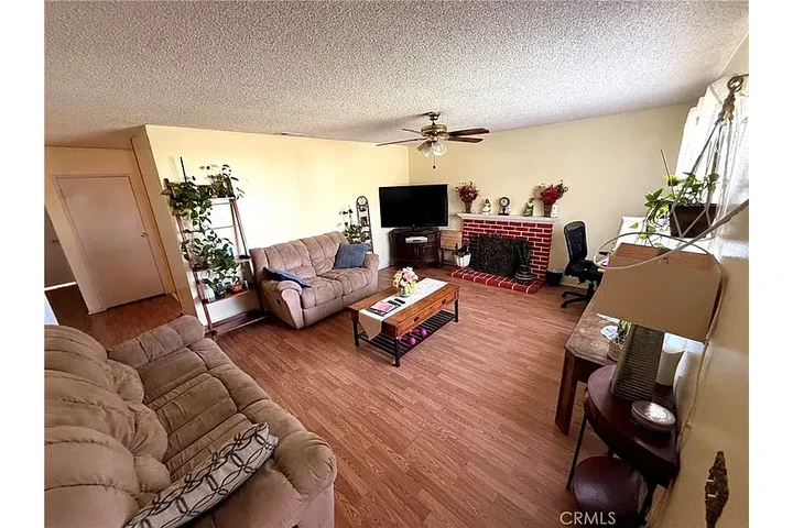 $1300 : Welcome to 229 S 10th Street i image 4