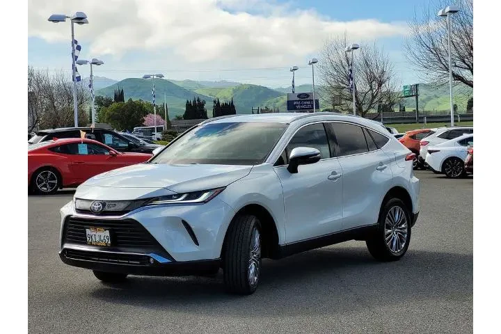 $35200 : Toyota Venza 2024 AWD LE 4dr image 8