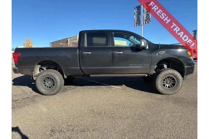 $27874 : Nissan Titan XD 2018 4x4 SL image 4