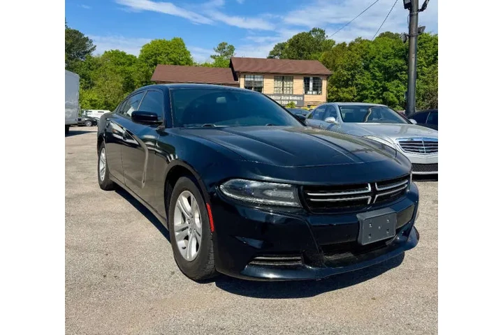 $9500 : 2017 Charger SE image 7