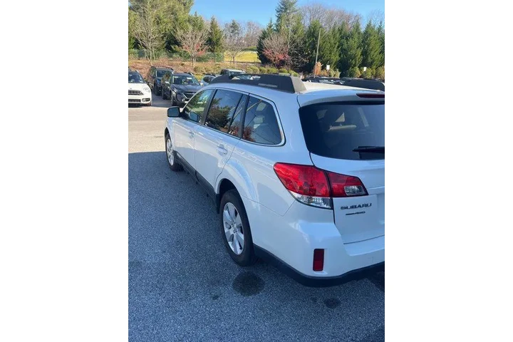 $11000 : Subaru Outback 2010 AWD 2.5i image 6