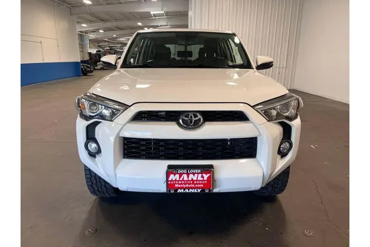 $31992 : Toyota 4Runner 2018 4x4 SR5 image 8