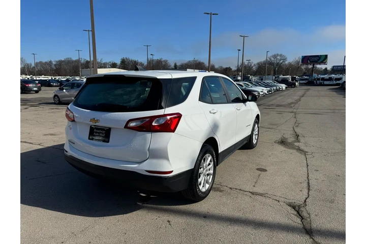 $10450 : 2020 Equinox AWD 4dr LS w/1LS image 2