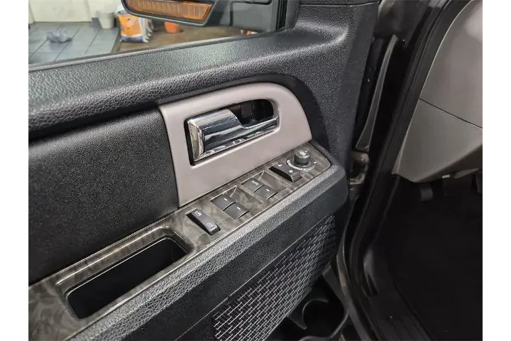 $17308 : Ford Expedition EL 2017 4x4 image 8