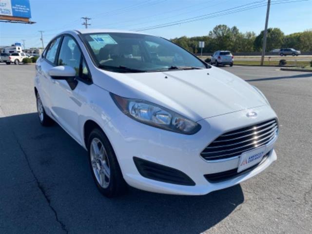 2019 Fiesta image 3