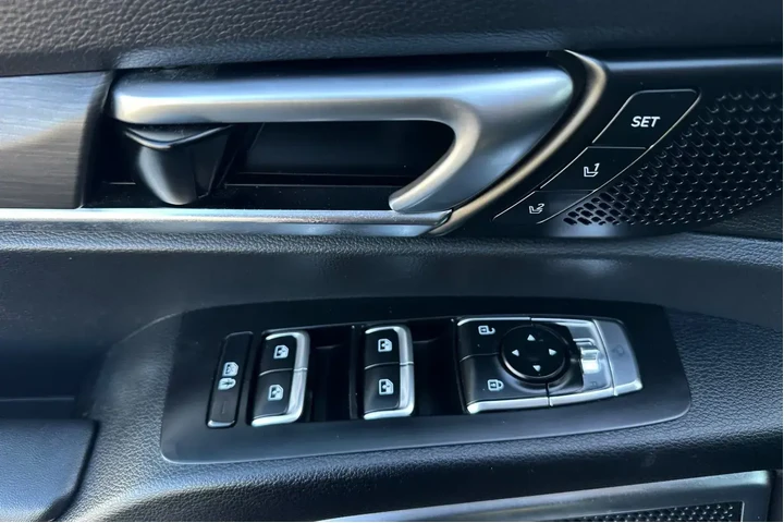 $39783 : Kia Telluride 2023 AWD SX-Pr image 5