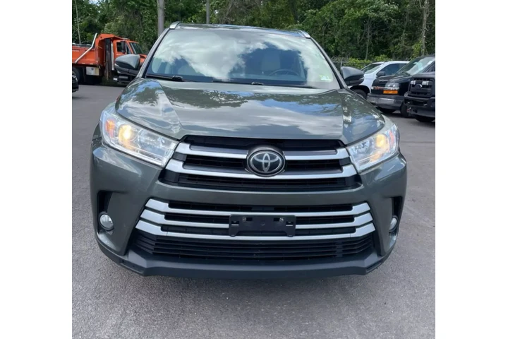 $17950 : 2017 TOYOTA HIGHLANDER XLE SP image 4