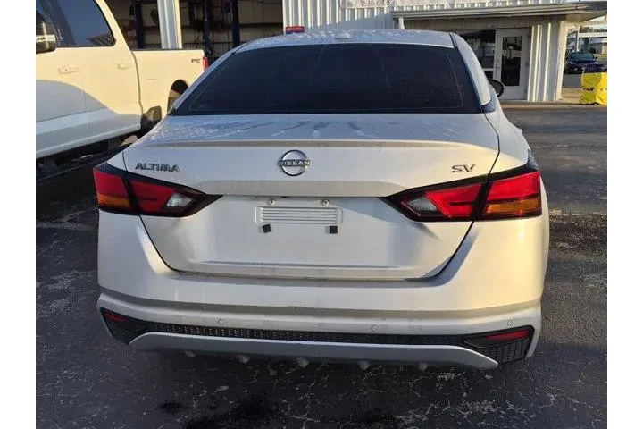Nissan Altima 2023 2.5 SV 4d image 4