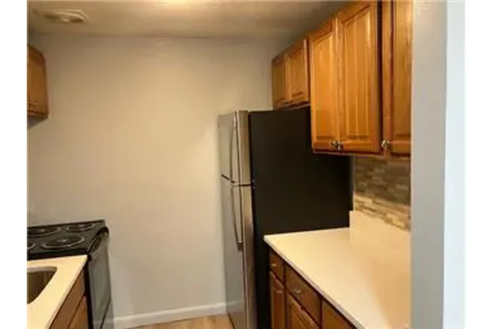 $2150 : Rental property with 1 bedro image 3