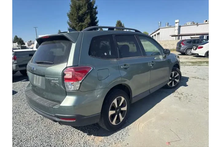 $16899 : Subaru Forester 2017 AWD 2.5 image 4