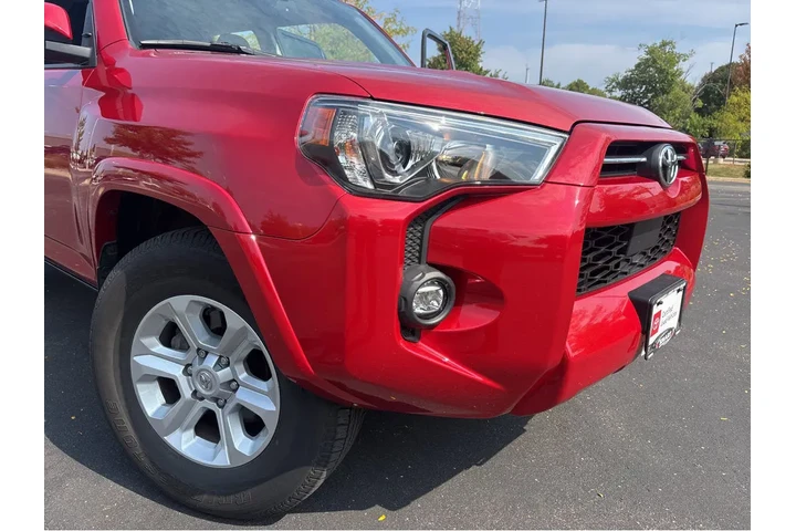 $38000 : Gold Certified2022 4Runner SR image 7