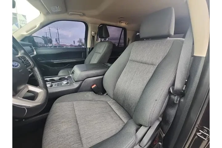 $35799 : Ford Expedition 2022 4x4 XLT image 7