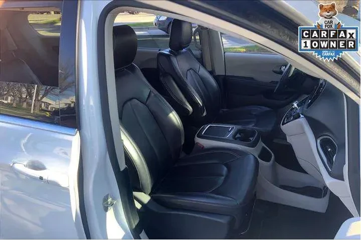 $26985 : Chrysler Pacifica 2023 Touri image 7