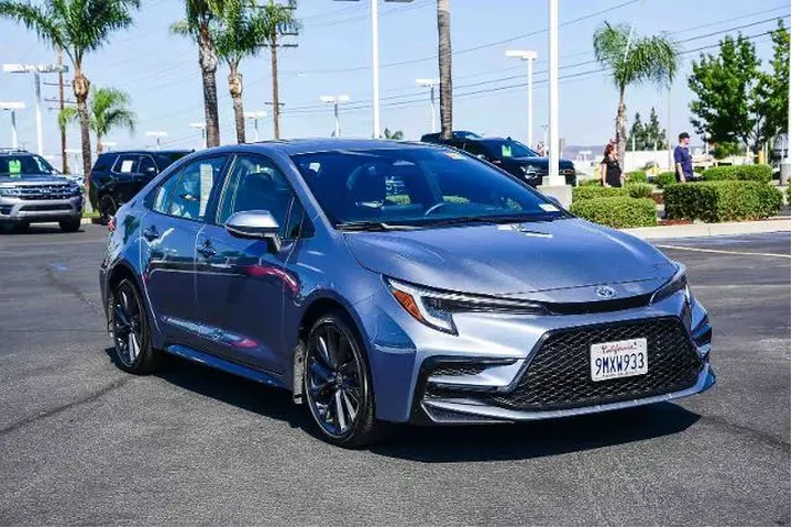$22855 : Toyota Corolla Hybrid 2023 S image 3