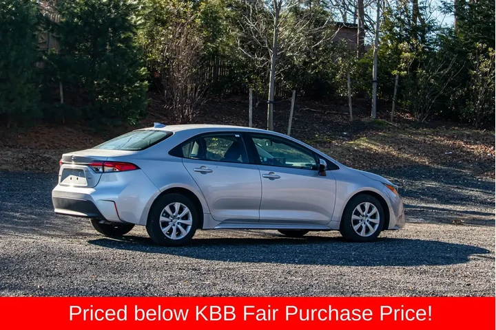 $15595 : Toyota Corolla 2024 LE 4dr S image 9