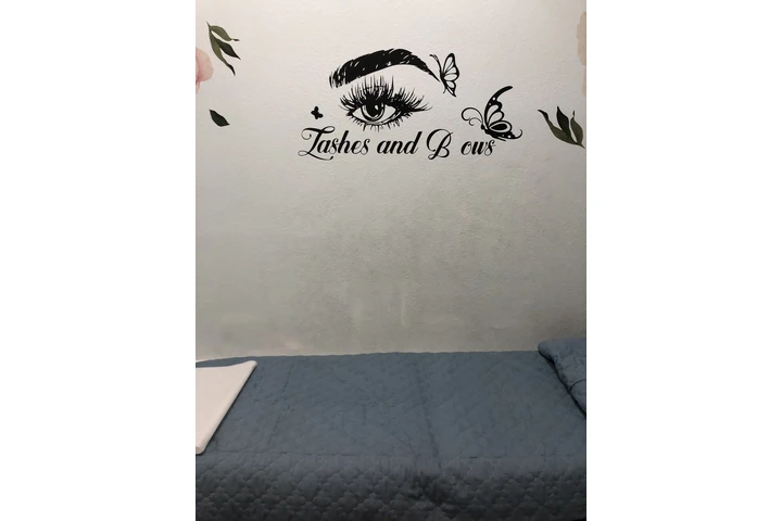 $300 : ESTHETICIAN FOR RENT image 2