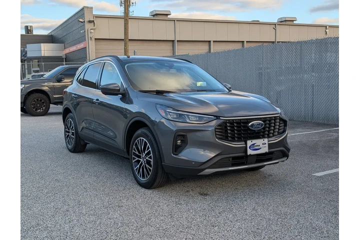 $24000 : Ford Escape Plug-In Hybrid 2 image 8